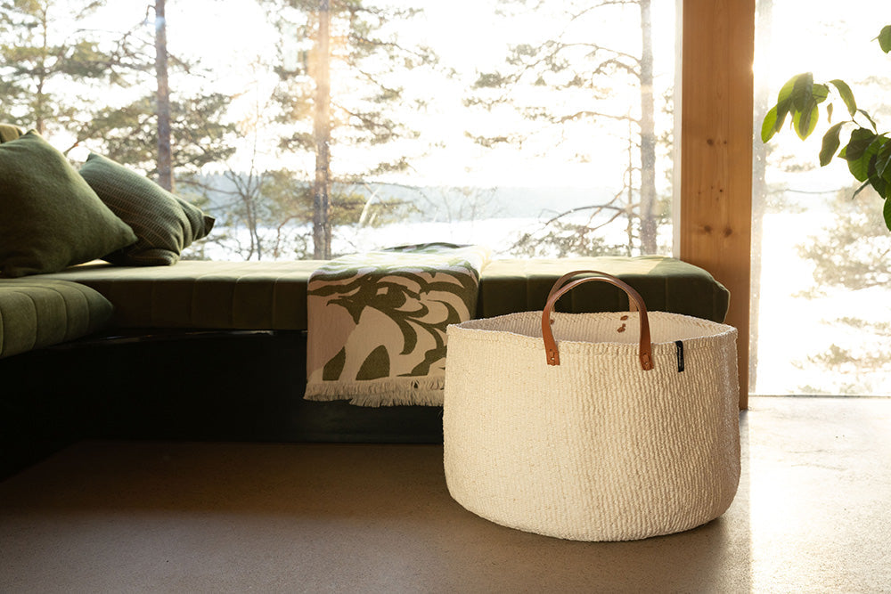 Choosing a Laundry Basket and Its Versatility: Should You Choose a Covered or an Open Design Laundry Basket?