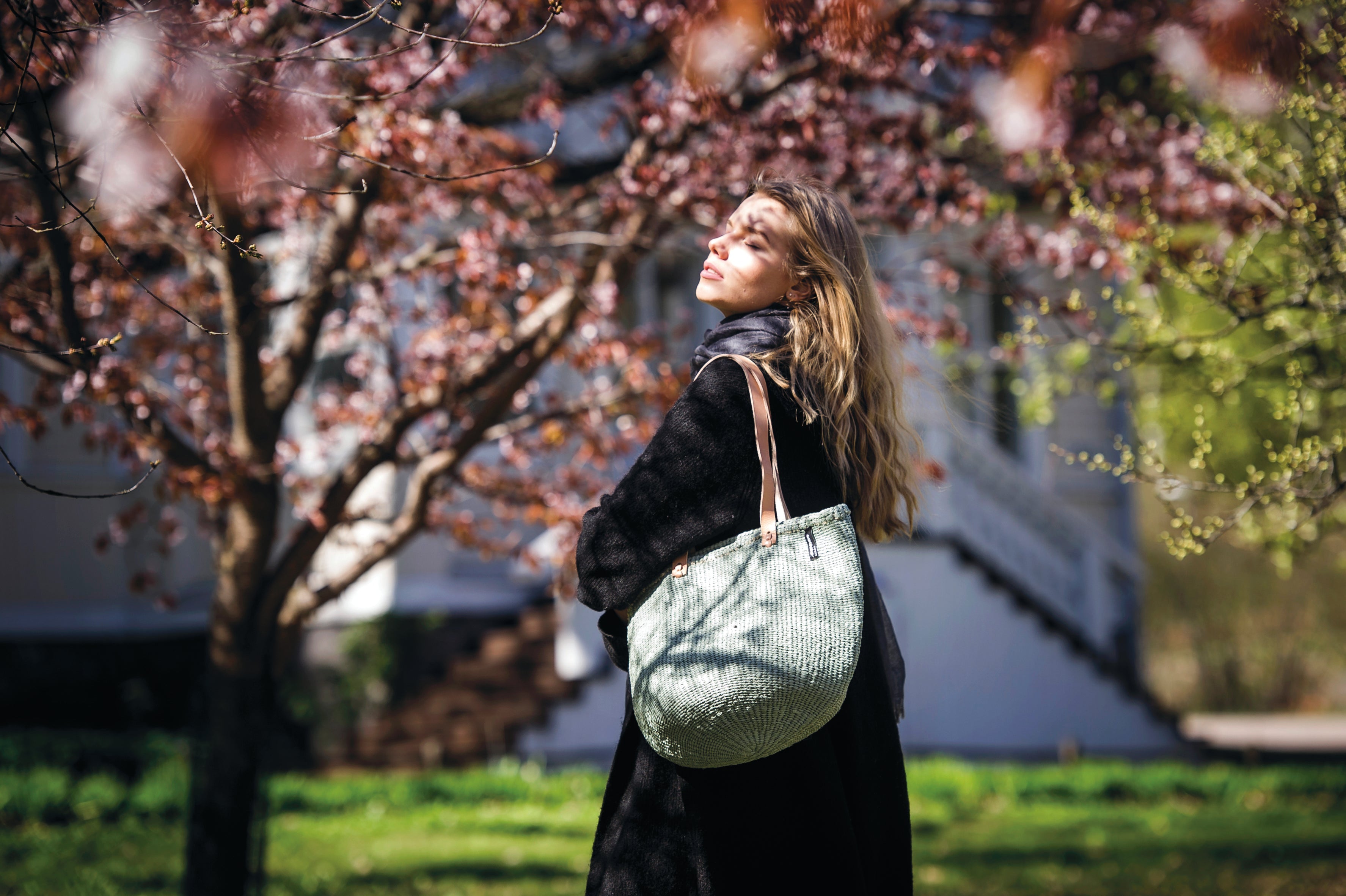 Woven Shoulder Bag Care and Cleaning | How to clean the weave?