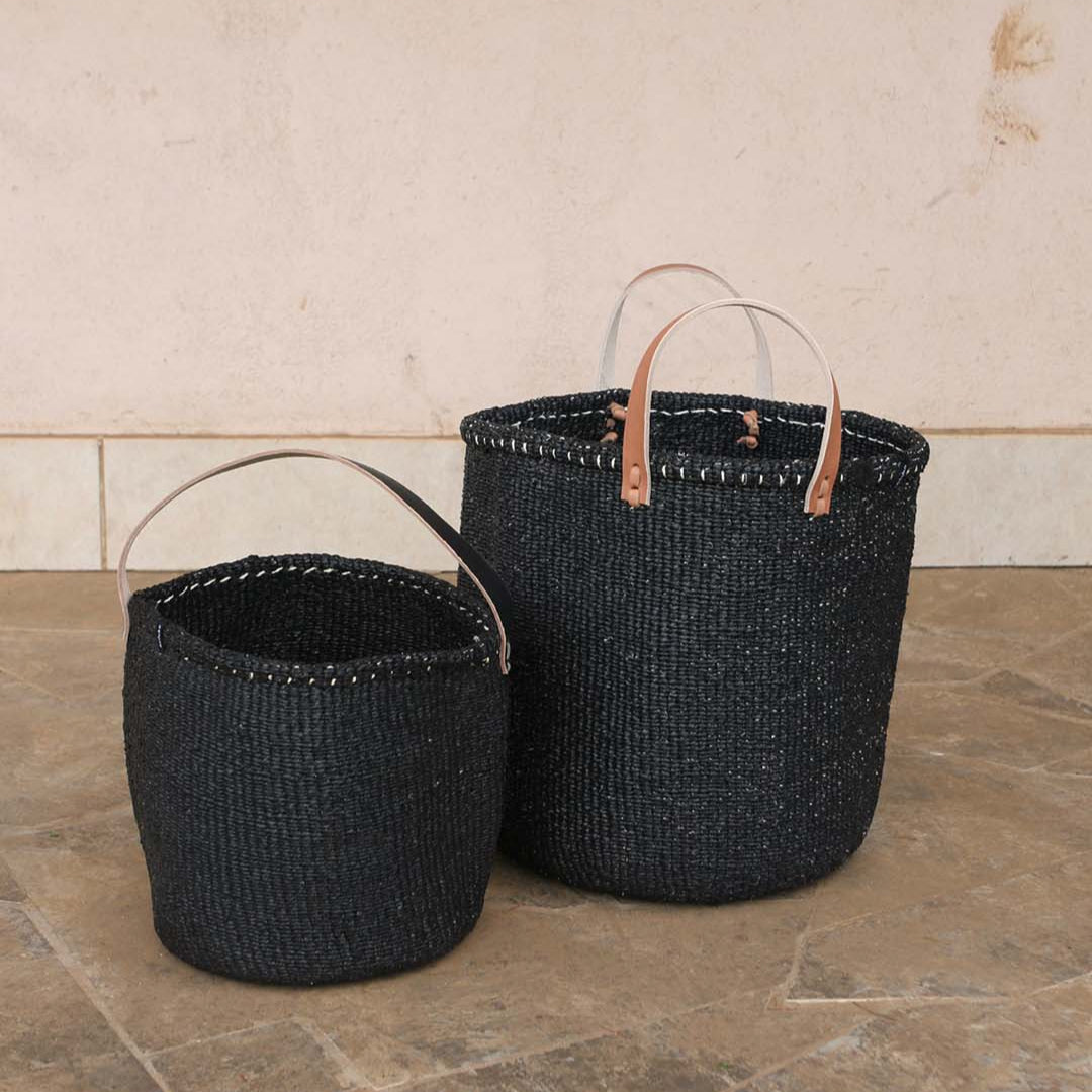 Mifuko Partly recycled plastic and sisal Market basket M Kiondo market basket | Black M handmade fair trade leather handles
