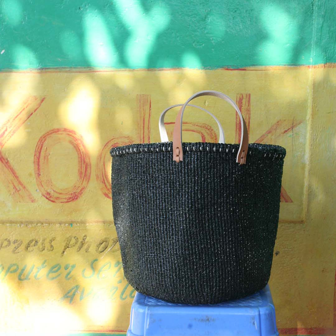 Mifuko Partly recycled plastic and sisal Market basket M Kiondo market basket | Black M handmade fair trade leather handles