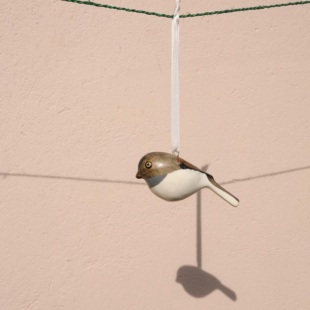 Handmade fair trade Jacaranda wood Wooden ornament | Coal tit