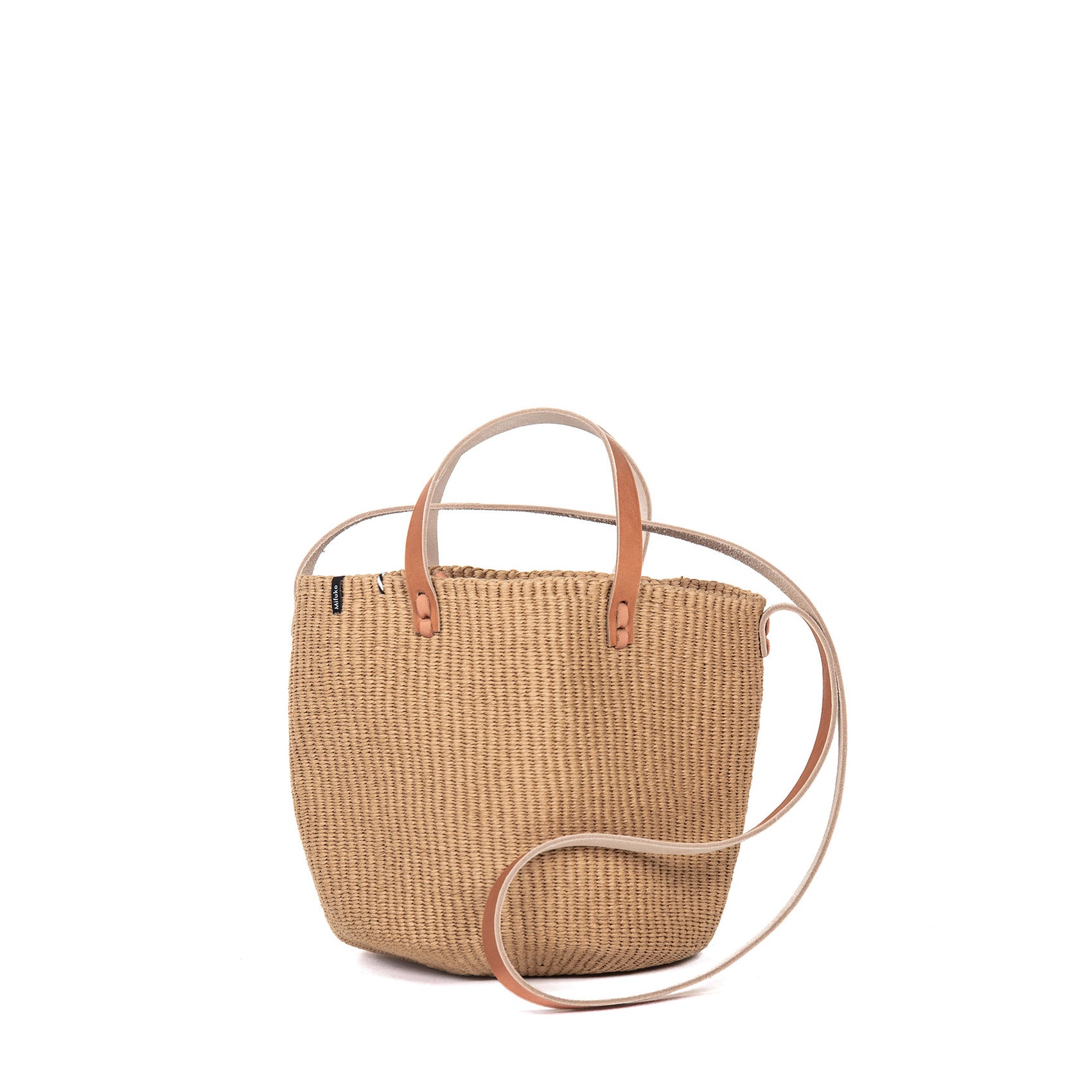 Lightweight, durable, and stylish – this Mifuko paper-fiber small shoulder bag is the perfect companion for everyday use.
Carefully handwoven, the bag combines timeless design and practicality, adding a touch of elegance to your daily outfits. It is made from lightweight and eco-friendly paper fiber