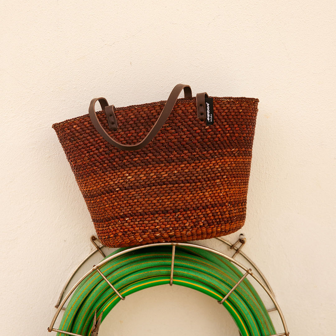 Handmade fair trade Milulu grass Iringa shopper basket | Brown M handmade fair trade leather handles