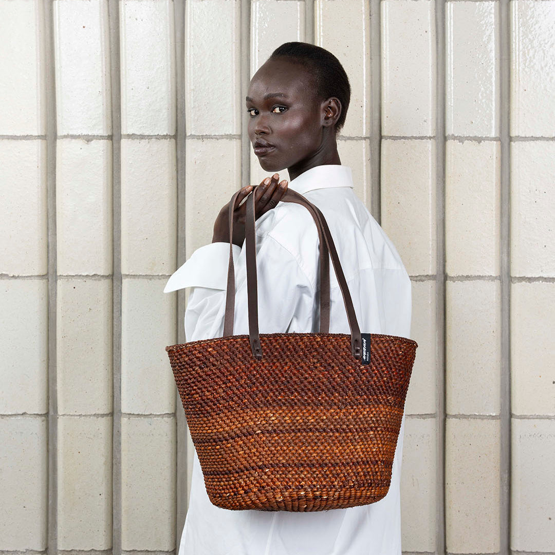 Handmade fair trade Milulu grass Iringa shopper basket | Brown M handmade fair trade leather handles
