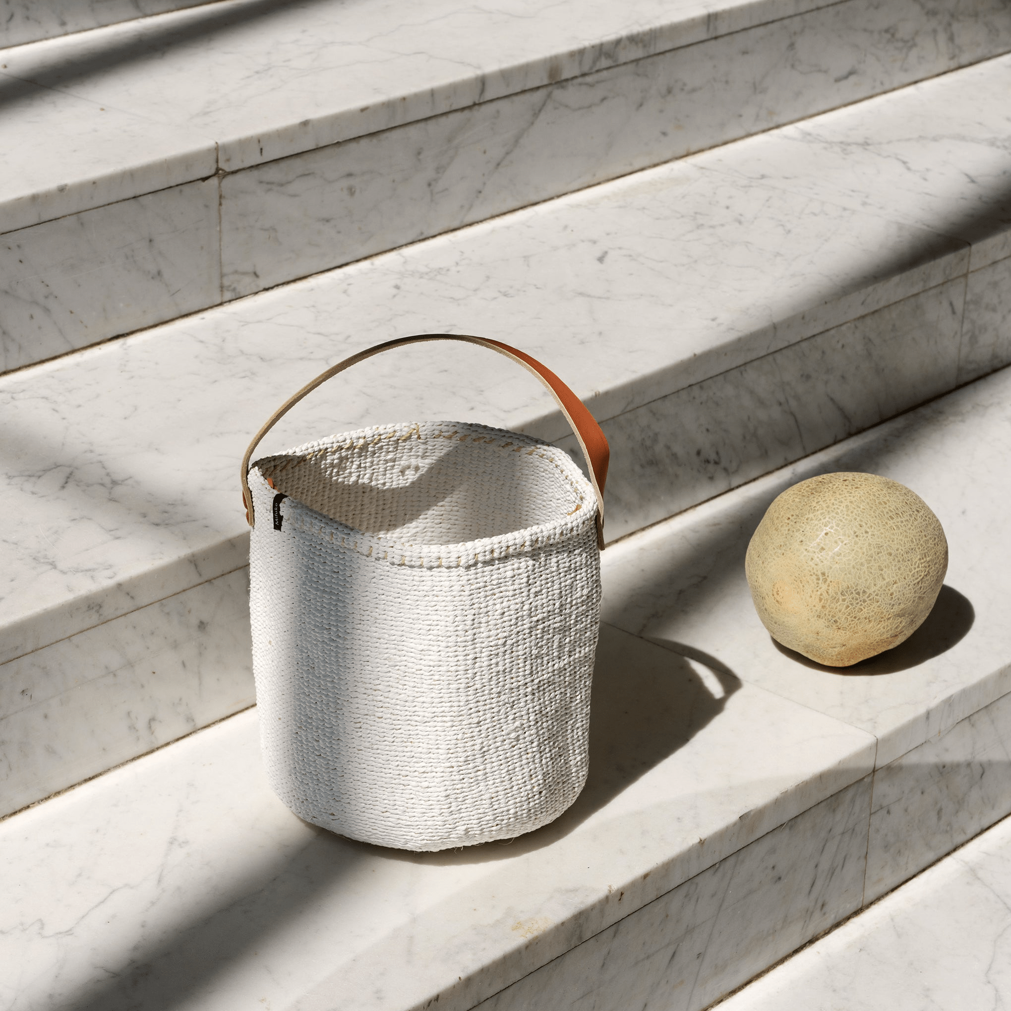 Mifuko Partly recycled plastic and sisal Small basket with short handle S Kiondo basket | White with handle S fair trade handmade