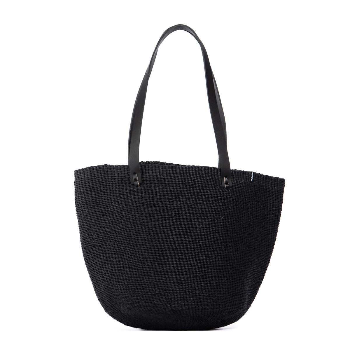This black shopper bag perfectly combines elegance, practicality, and durability. Carefully handwoven, the bag is made from durable paper twine, offering a lightweight yet timeless design. This medium-sized shopper is ideal for daily errands, shopping, or as a stylish companion for carrying your essentials—both sustainable and beautiful.