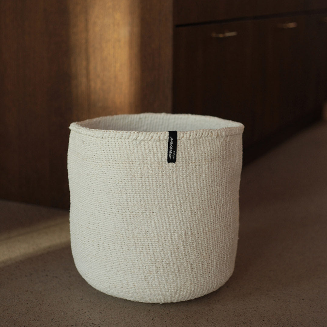 Mifuko Partly recycled plastic and sisal Medium size basket M Kiondo basket | White M