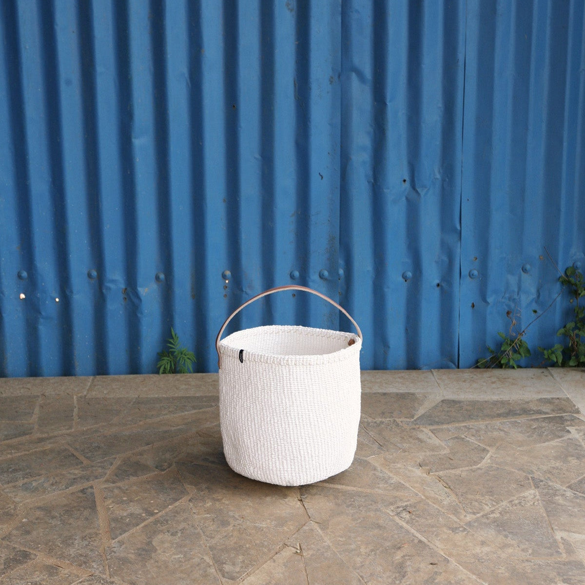 Fair Trade white basket with handle S