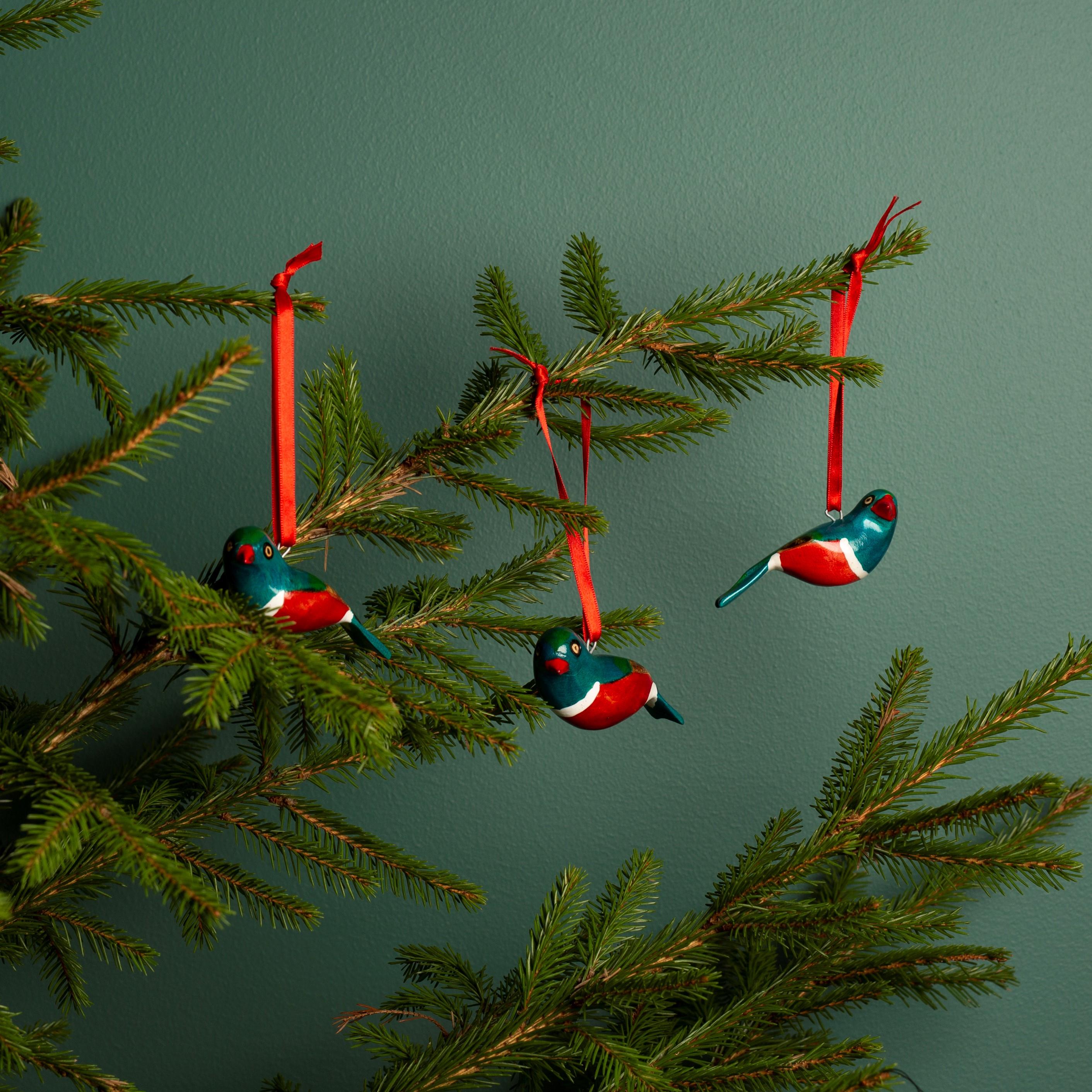 Wooden ornament | Superb starling
