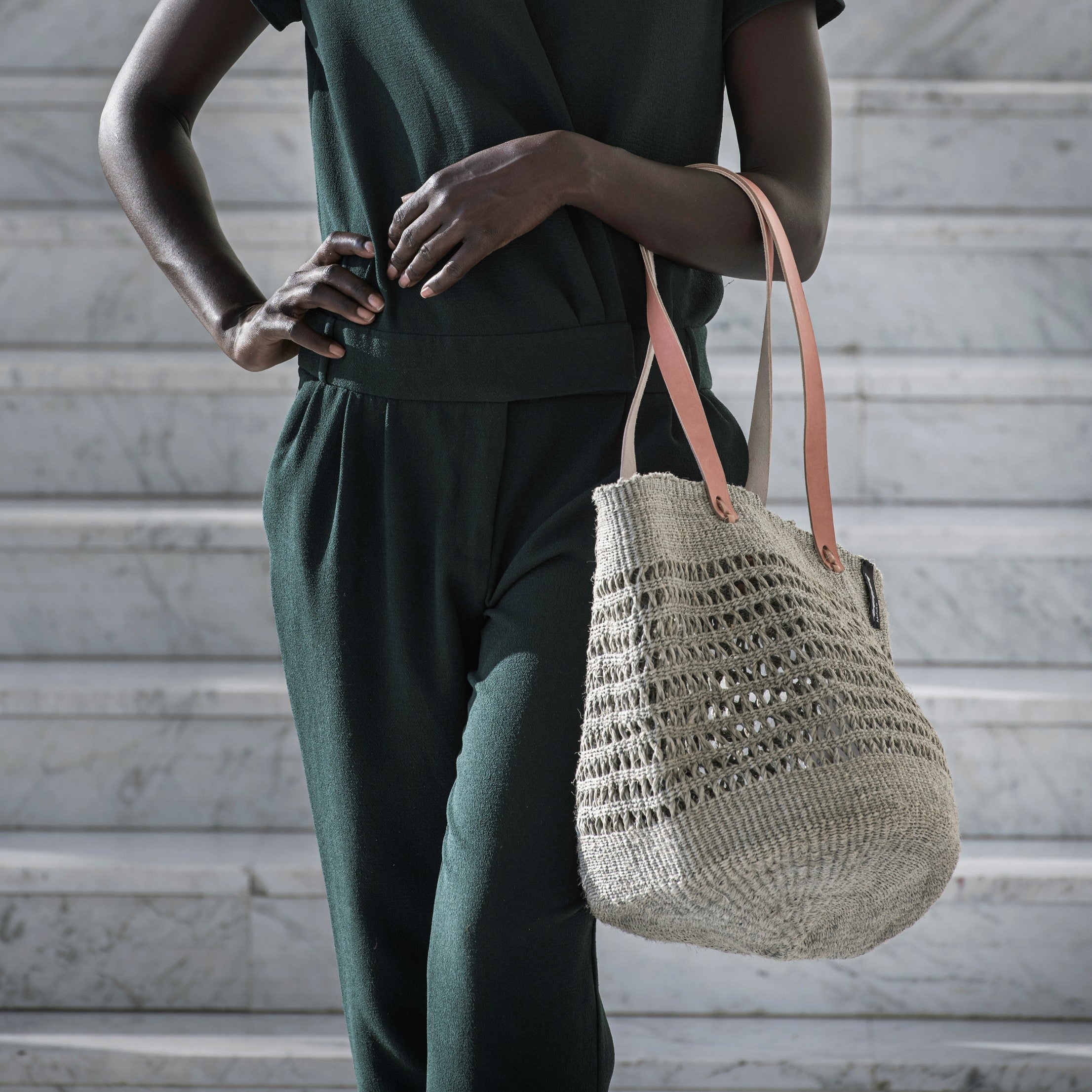 Kiondo shopper basket | Light grey open weave M