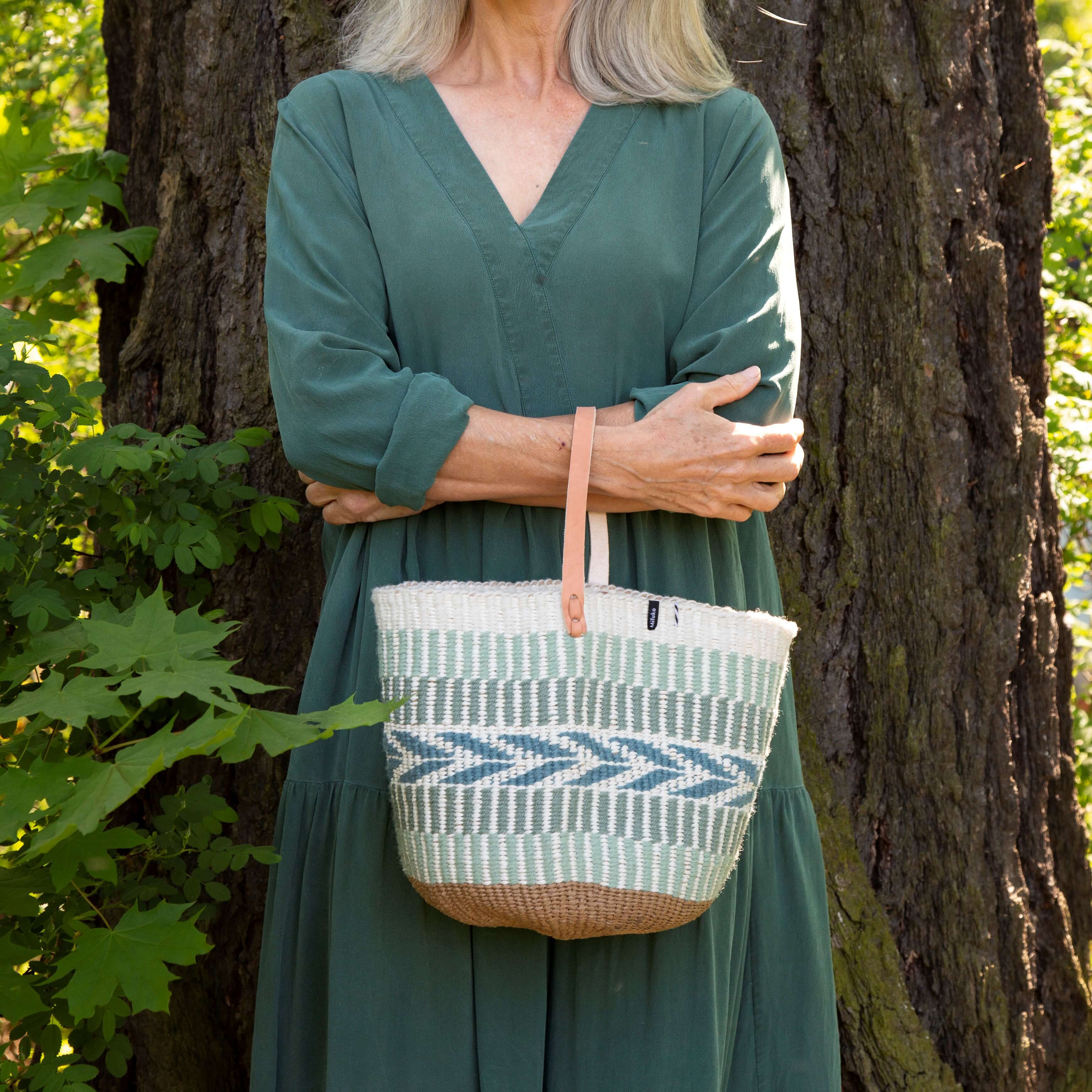 Pamba basket with handle | Light green pattern weave S