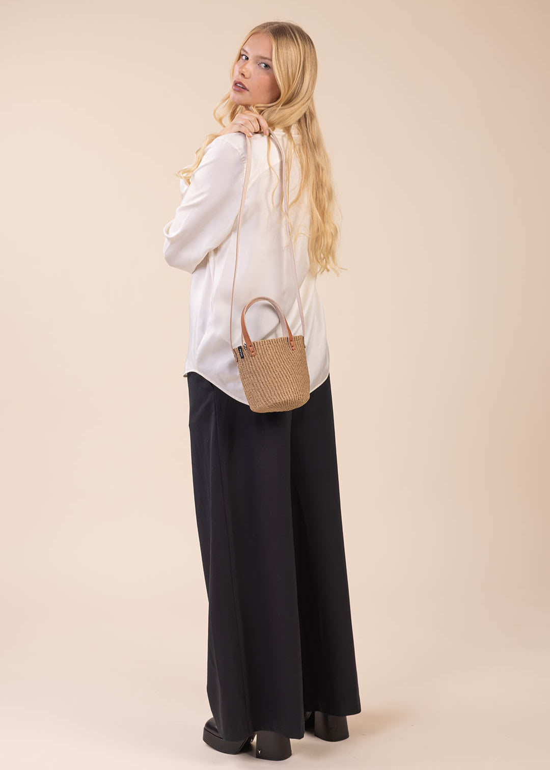 Kiondo crossbody basket bag | Brown XS