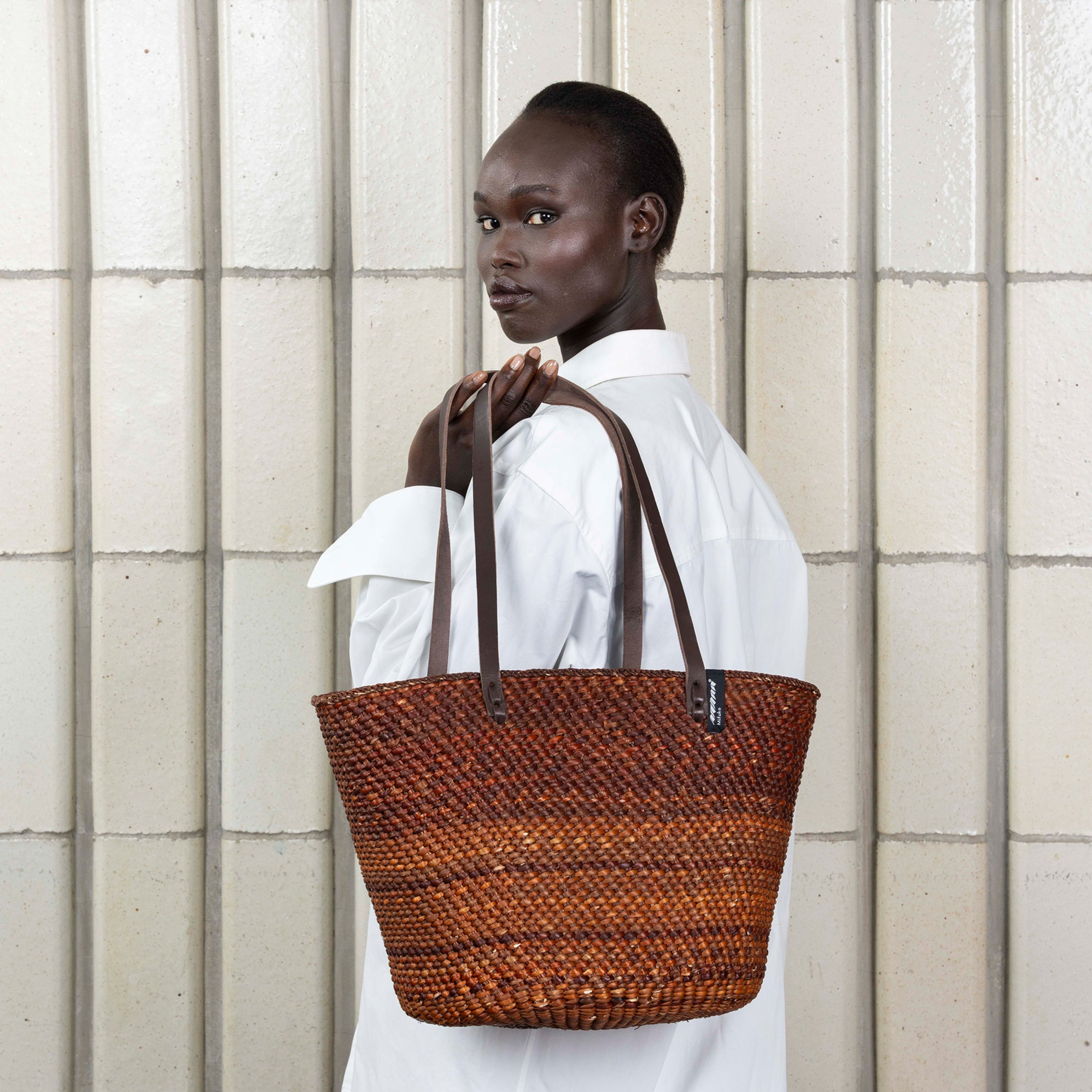 Iringa shopper basket | Chestnut brown M