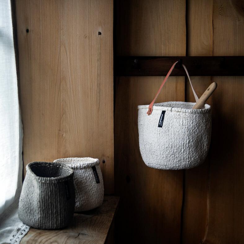 Mifuko Partly recycled plastic and sisal Small basket with short handle S Kiondo basket with handle | White S