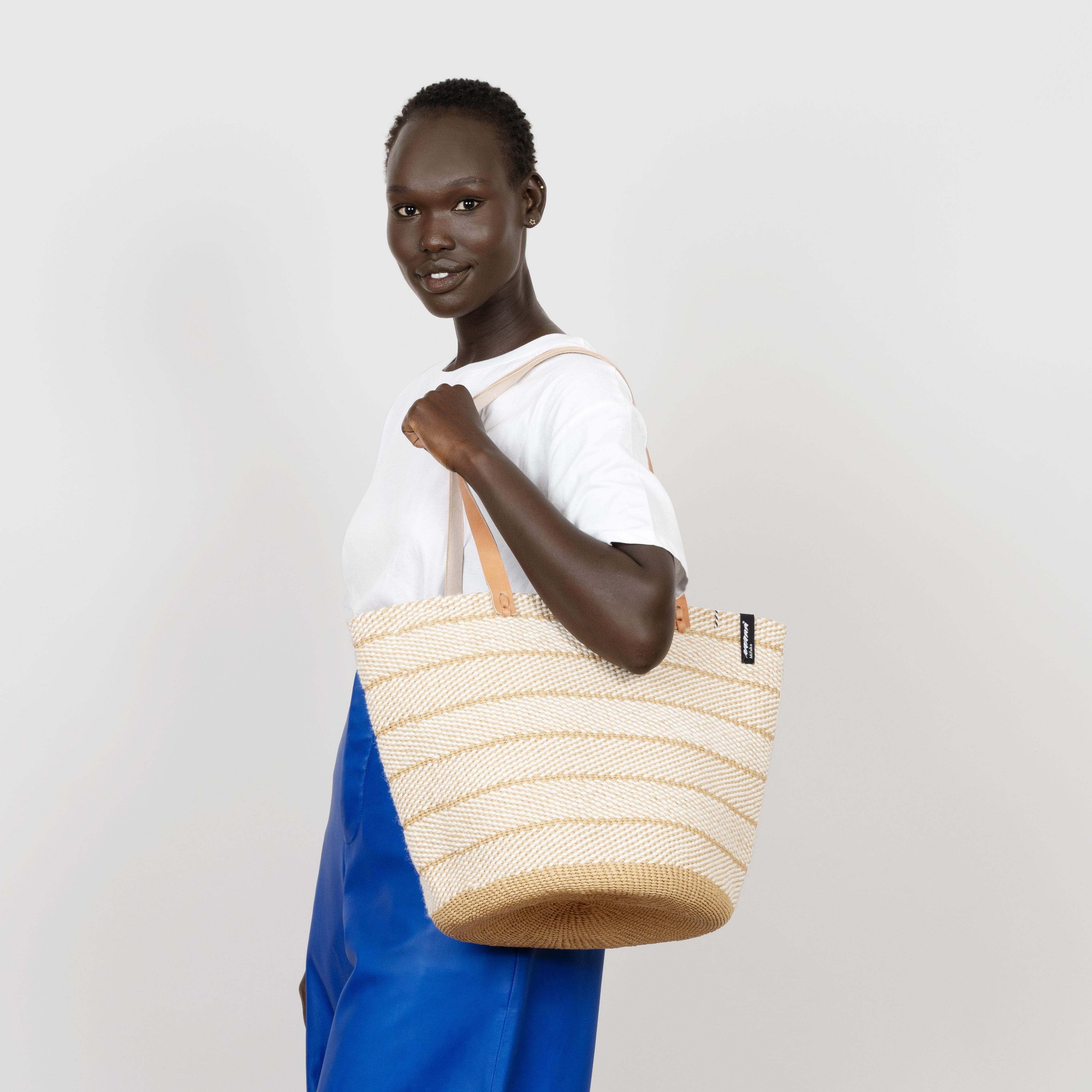 Mifuko Wool and paper Shopper basket Pamba shopper basket | Brown twill weave M